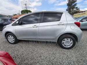 Toyota Vitz 1.3 AWD 5dr 2015 Silver
