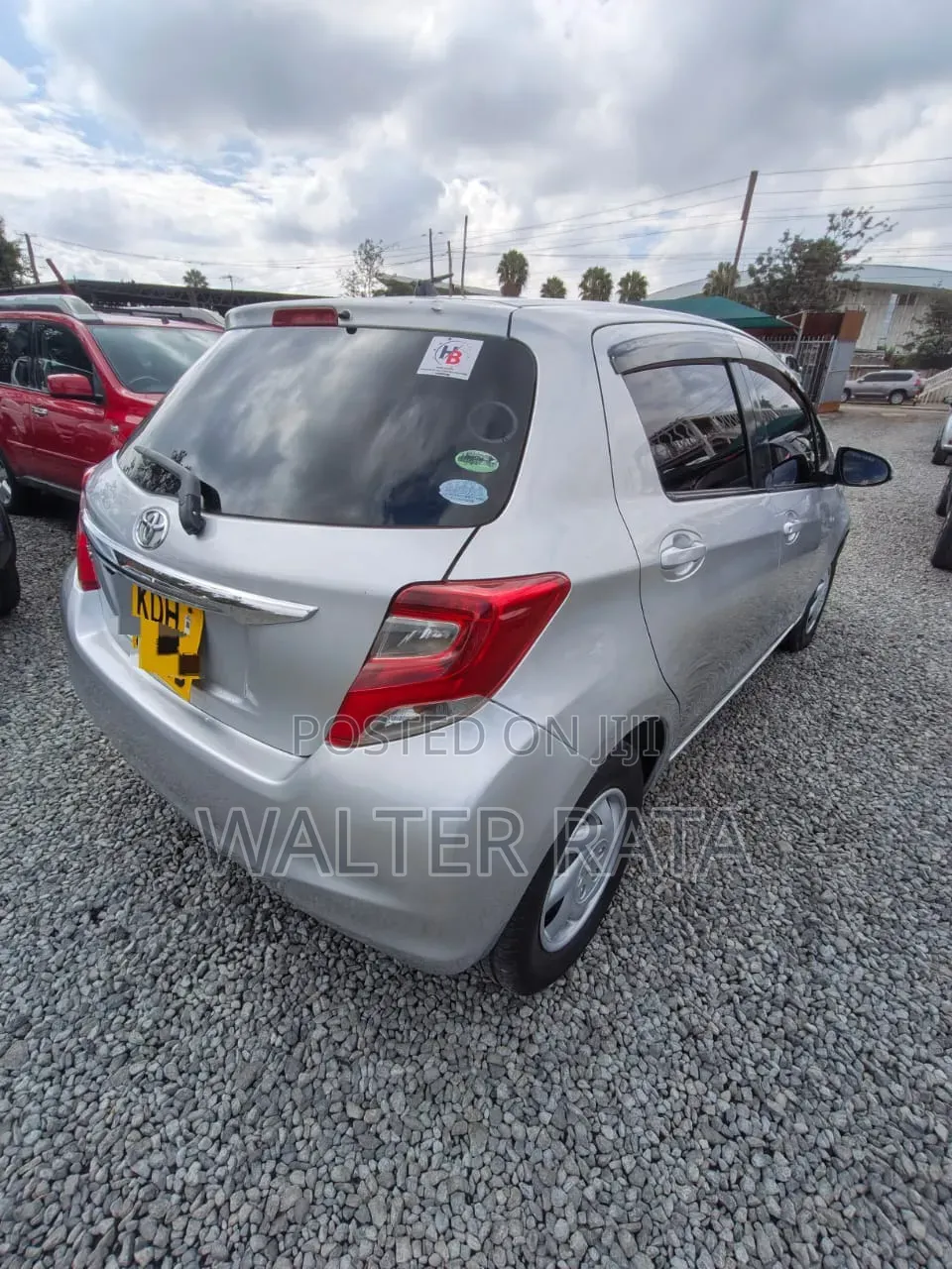 Toyota Vitz 1.3 AWD 5dr 2015 Silver