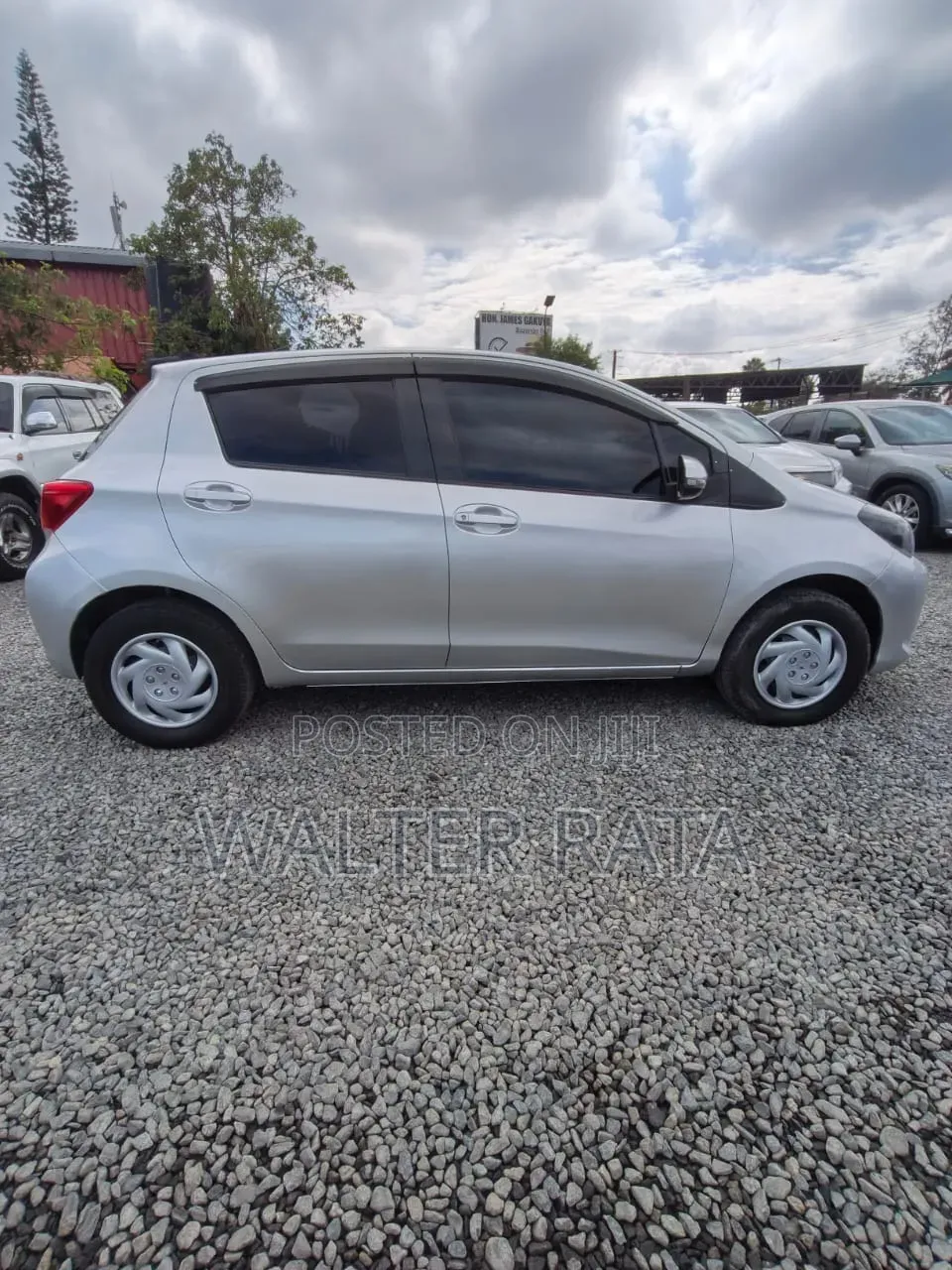 Toyota Vitz 1.3 AWD 5dr 2015 Silver