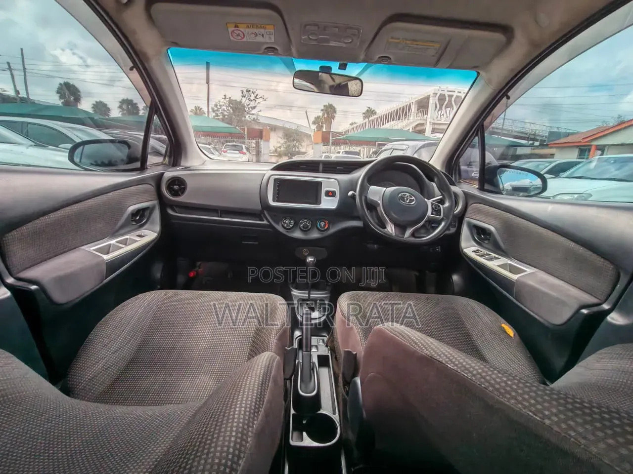 Toyota Vitz 1.3 AWD 5dr 2015 Silver