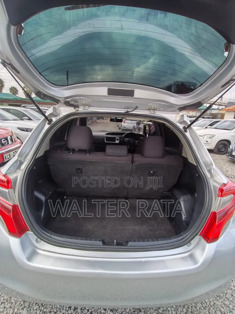 Toyota Vitz 1.3 AWD 5dr 2015 Silver