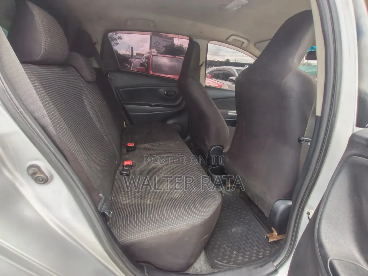 Toyota Vitz 1.3 AWD 5dr 2015 Silver
