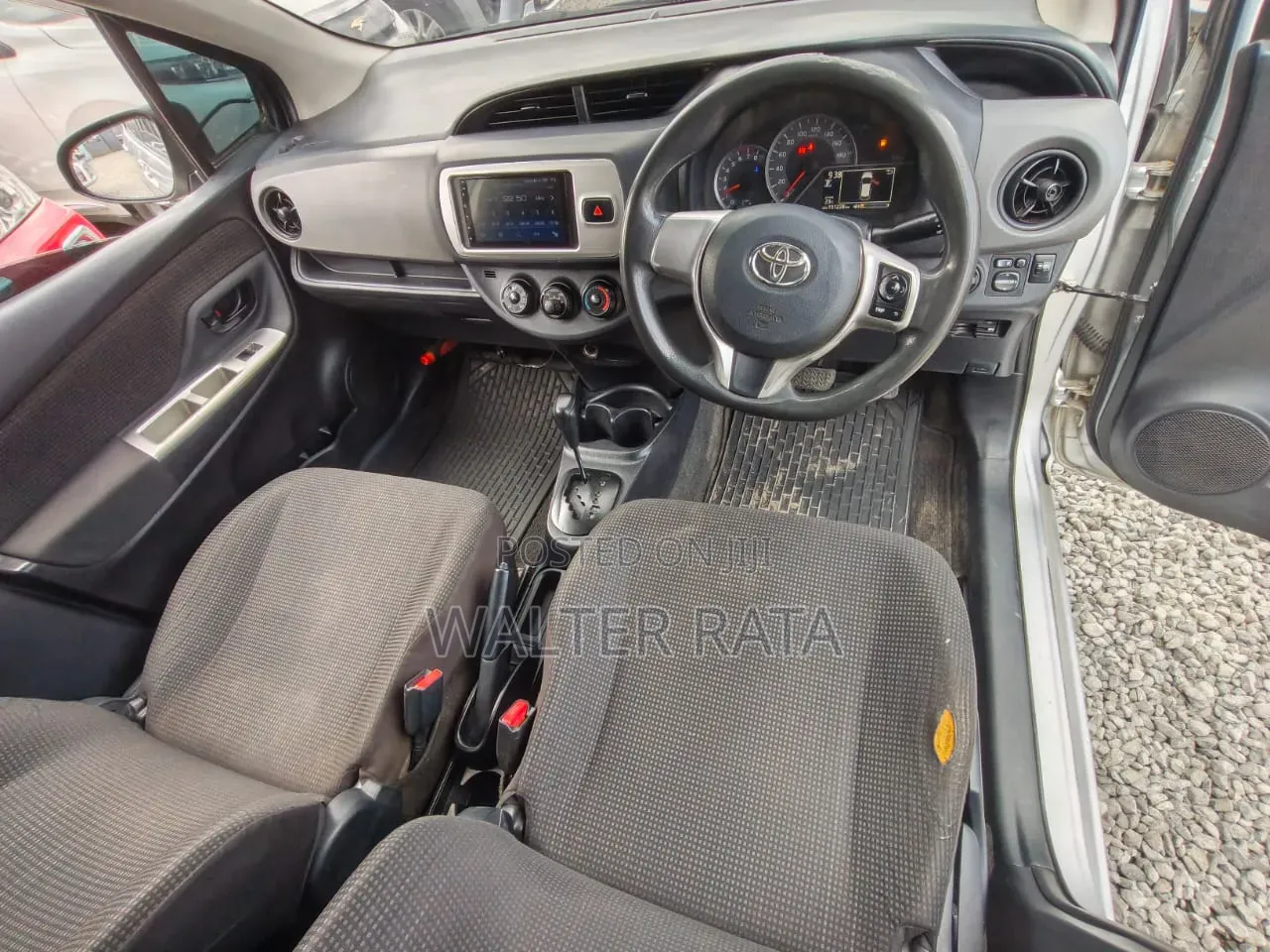 Toyota Vitz 1.3 AWD 5dr 2015 Silver