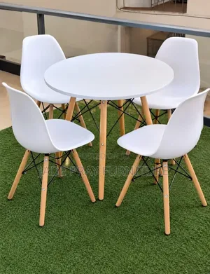 Eames Table,Prime Dinning Set