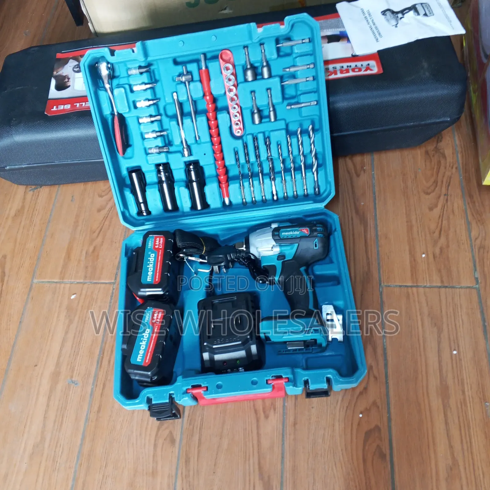 Meakida 88V 1⁄2-Inch Cordless Impact Wrench√°