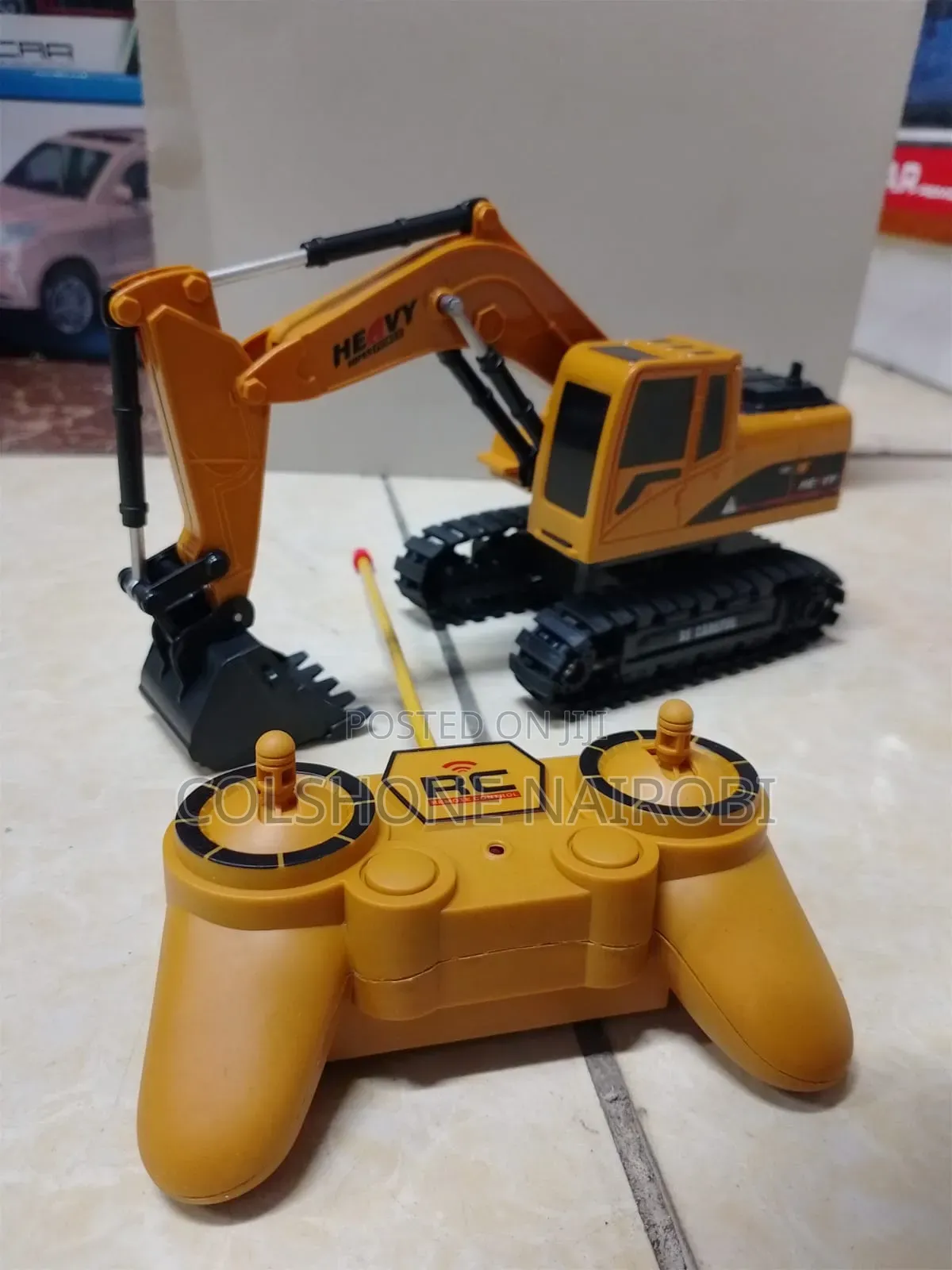 Remote Control Excavator Toy With Controller–YellowConstruction Digger
