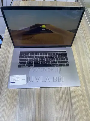 Laptop Apple MacBook 2018 32GB Intel Core Ultra 9 SSD 512GB