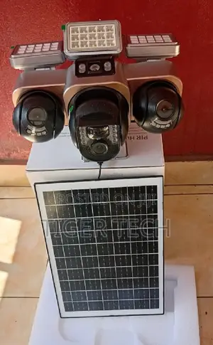 3 Lens Rotatable Triple Lens Solar Camera 4g Connectivity