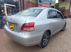 Toyota Belta 2006 Silver