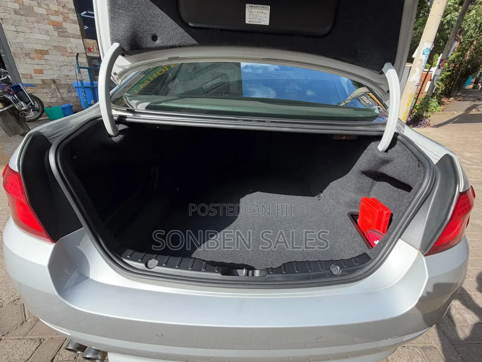 BMW 523i 2012 Silver