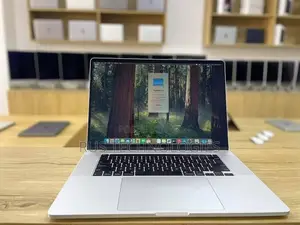 Laptop Apple MacBook Pro 2018 32GB Intel Core i7 SSD 512GB