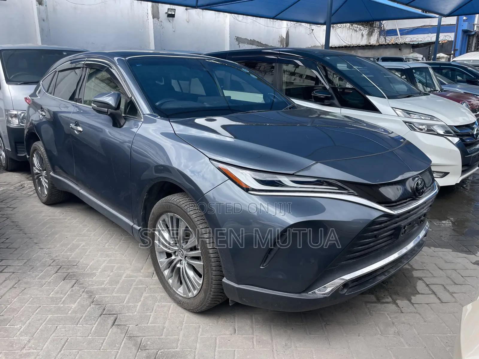Toyota Harrier 2.0 2020 Blue