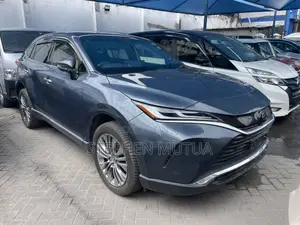 Toyota Harrier 2.0 2020 Blue