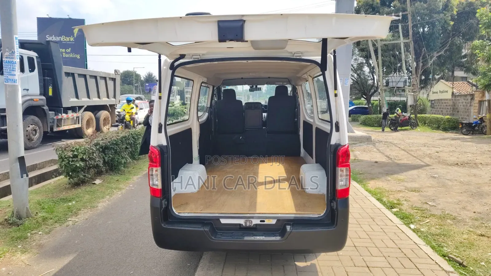 Nissan Caravan (Urvan) 2020 White
