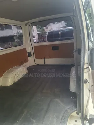Toyota HiAce 2019 White