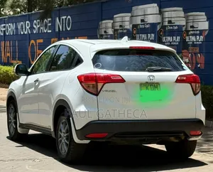 Honda Vezel 2016 White