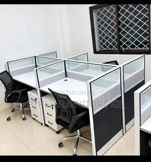4 Way Modern Work Station Plus Mesh Chairs