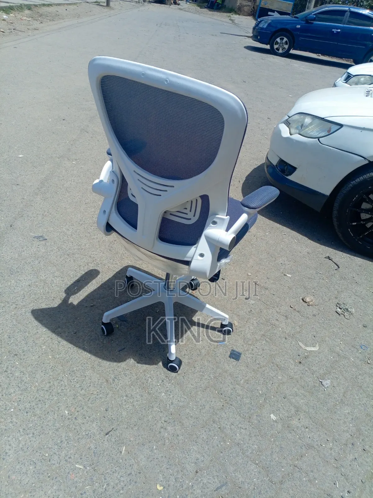 Armrest Adjustable Office Chair