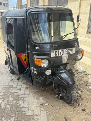 Piaggio 2025 Black