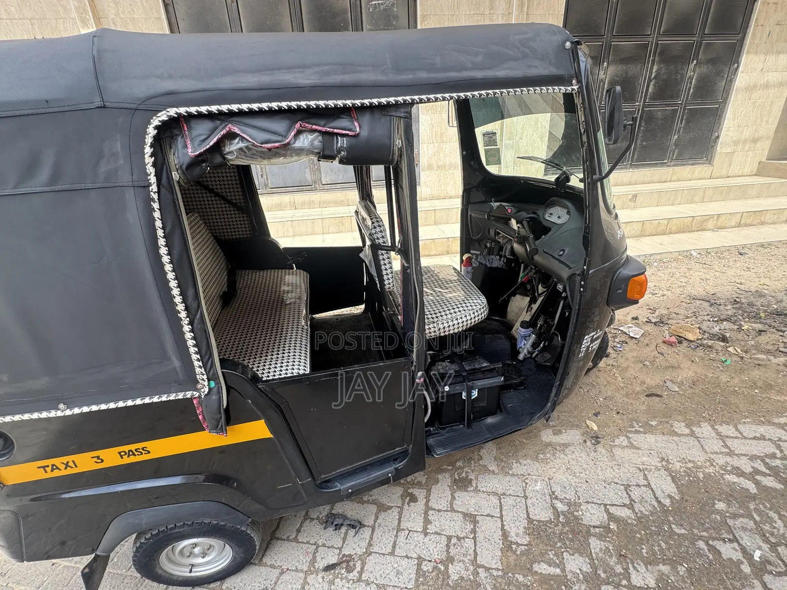 Piaggio 2025 Black