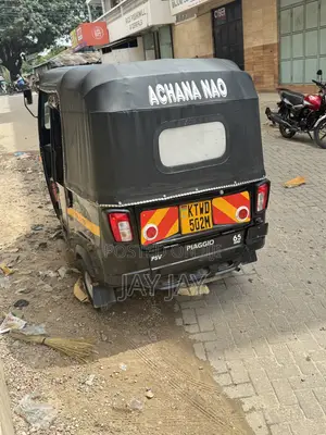 Piaggio 2025 Black