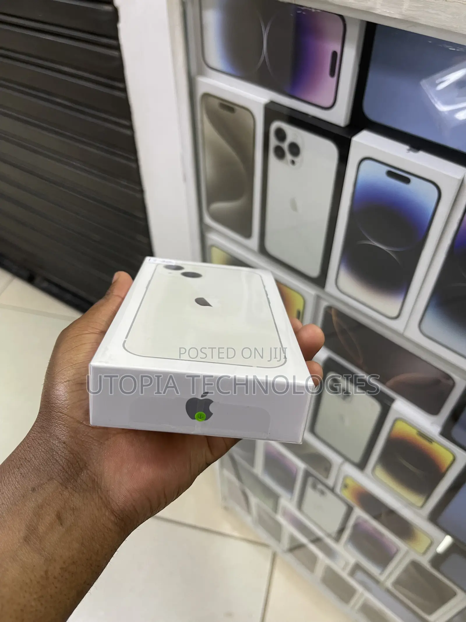 New Apple iPhone 13 256 GB White