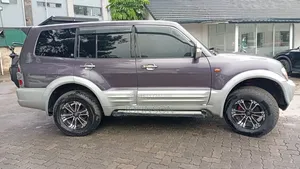 Mitsubishi Pajero GL 2000