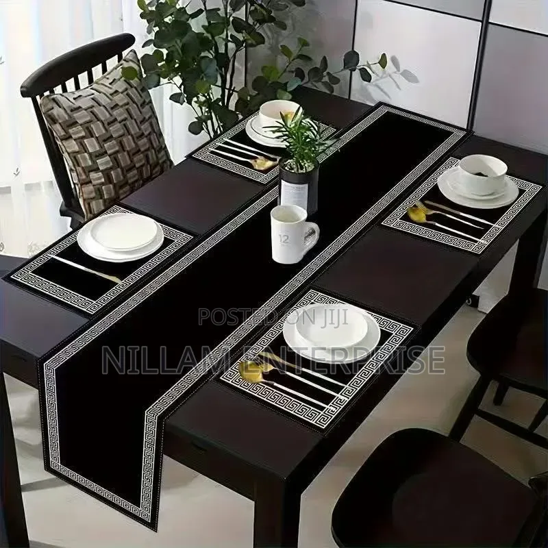Light Polyyester Material Table Runner Plus 4 Table Mats*