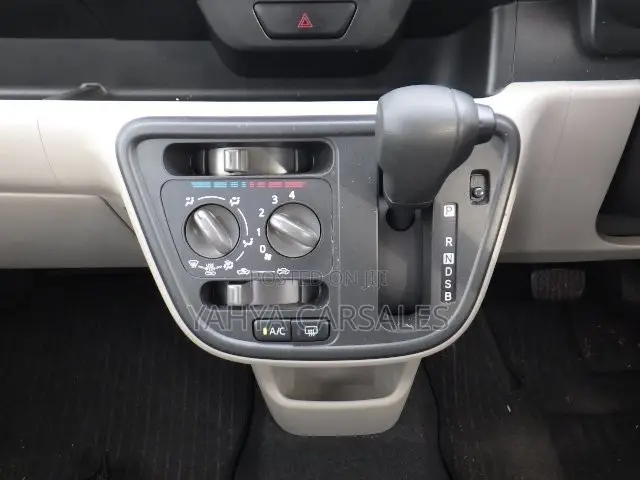 Toyota Passo 2020 Silver