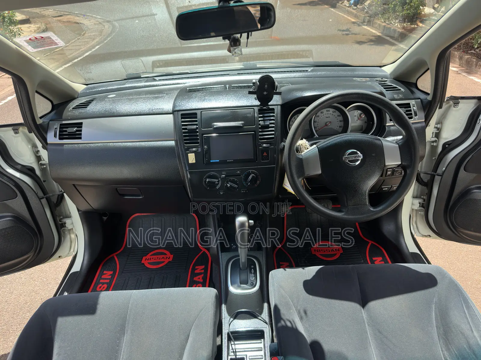 Nissan Tiida 2011 White