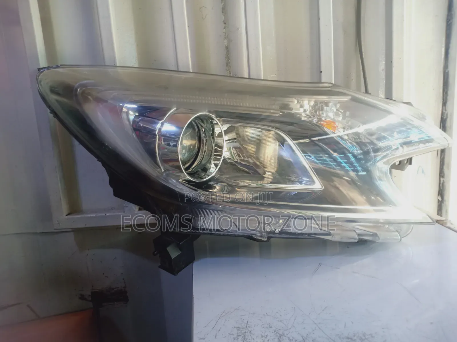 Nissan Note 2015 Headlight