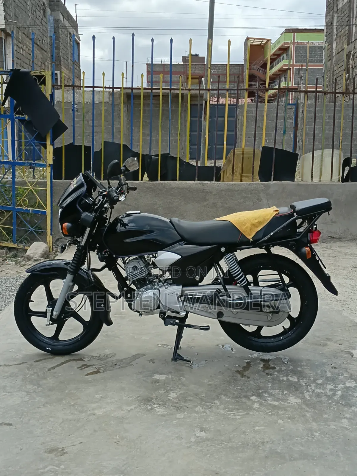 TVS HLX 125 2017 Black