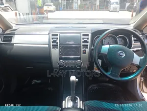 Nissan Tiida 2012 Silver