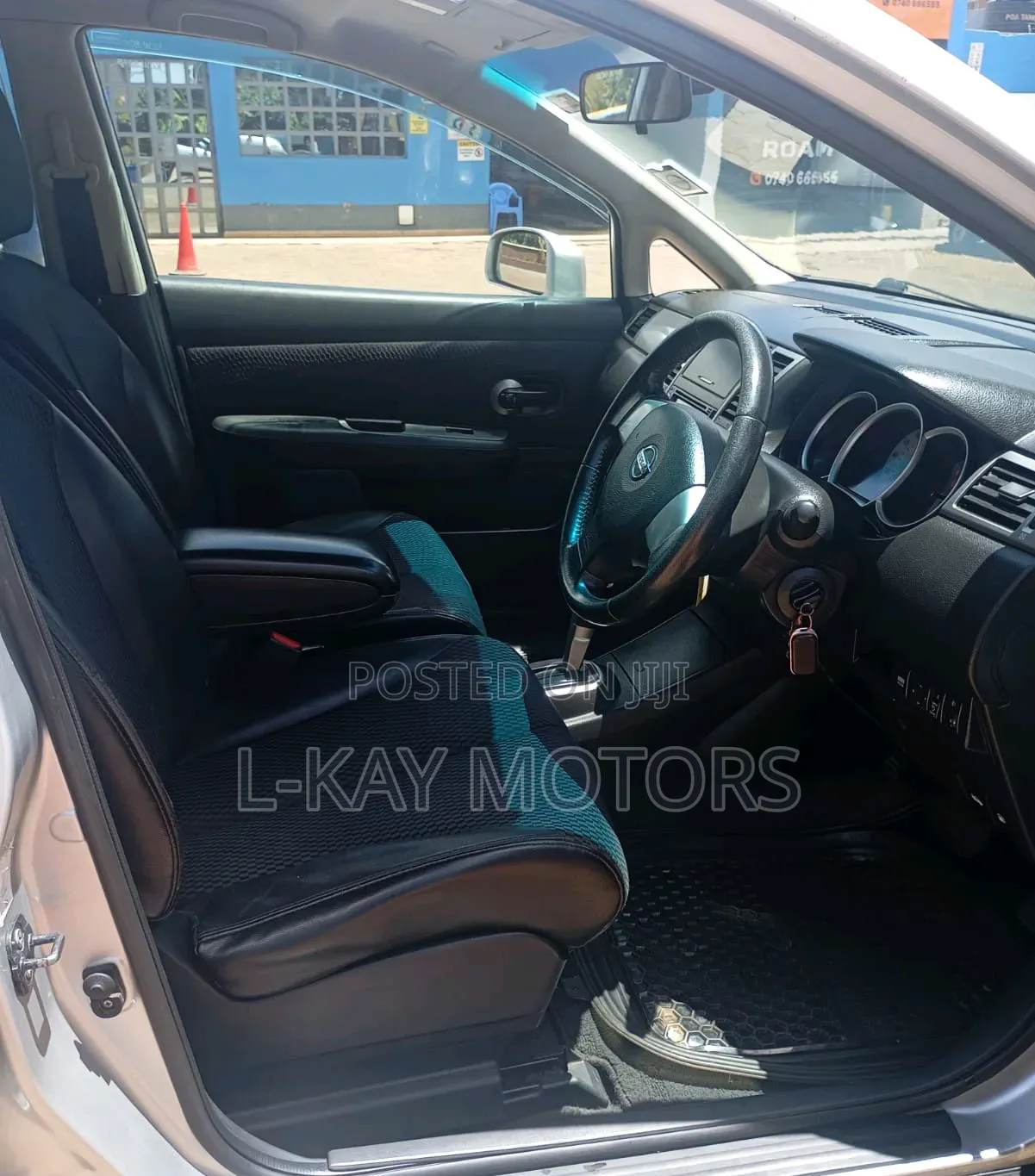 Nissan Tiida 2012 Silver