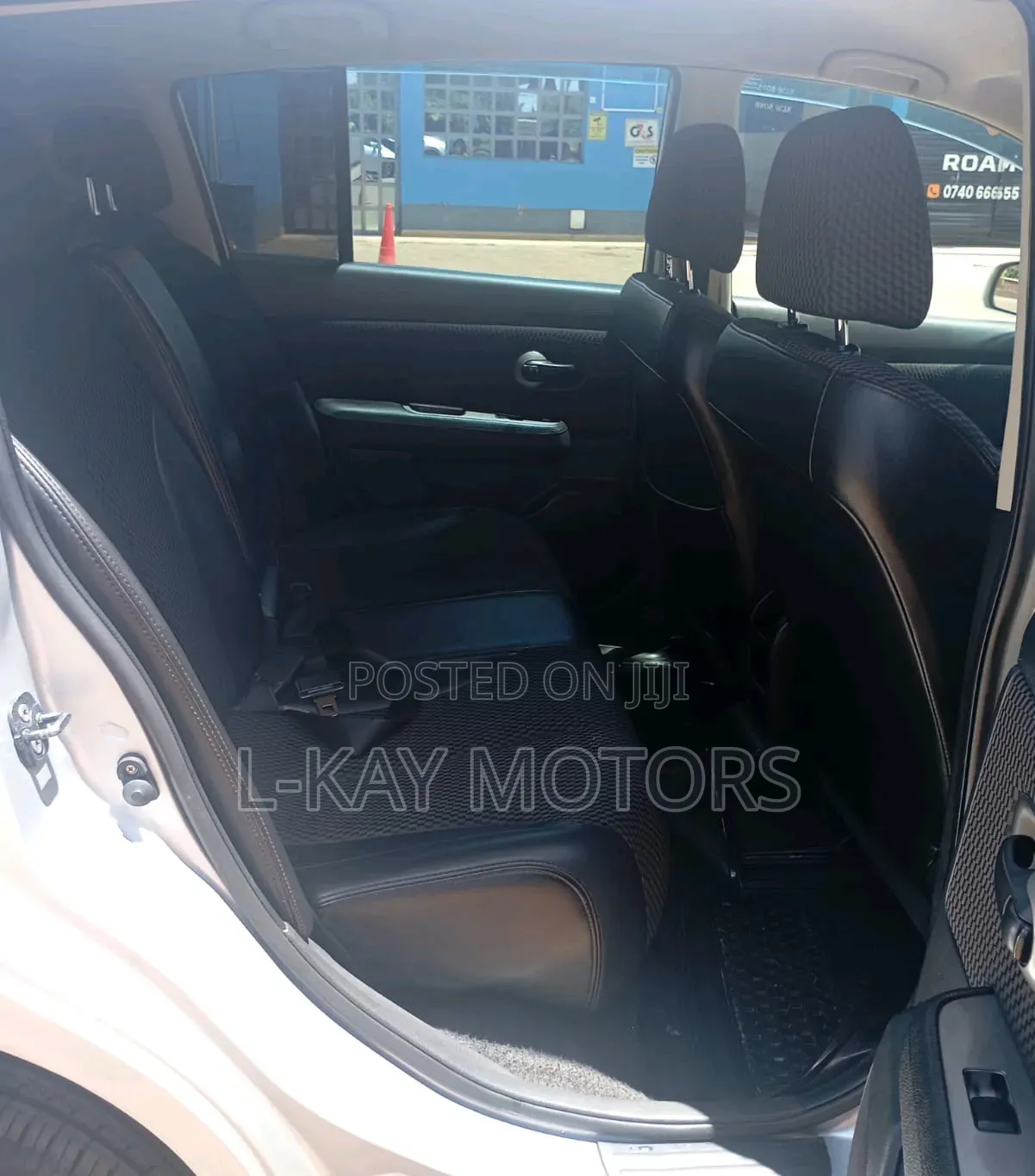 Nissan Tiida 2012 Silver