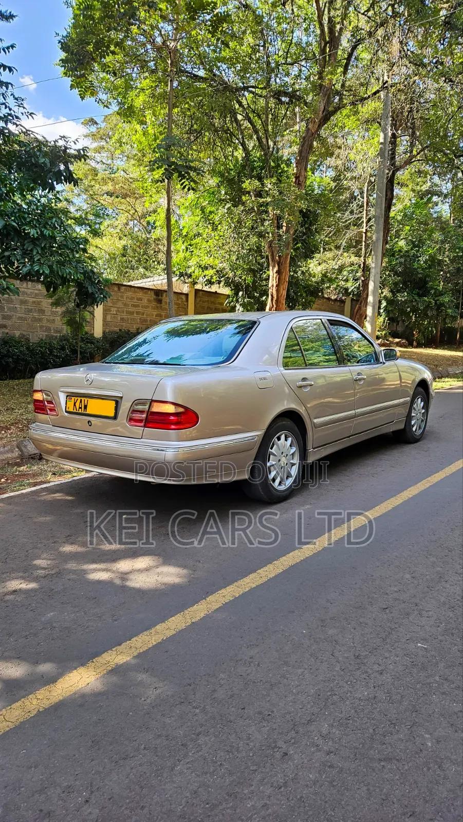Mercedes-Benz E220 1999 Beige