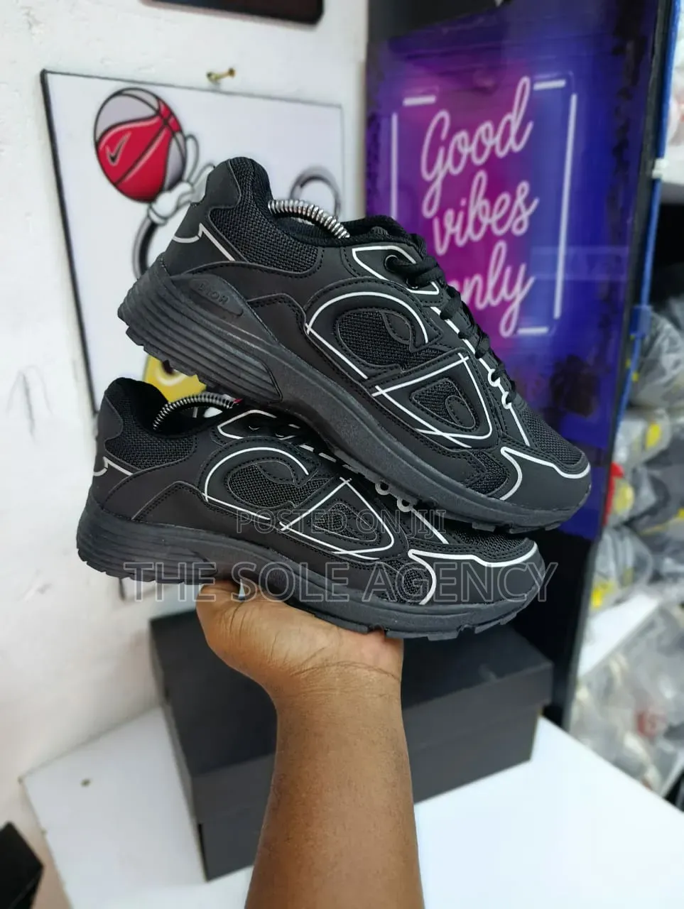 Christian Dior B30