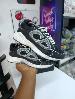 Christian Dior B30