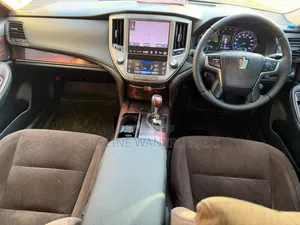 Toyota Crown 2015 Black