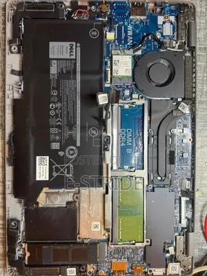 Laptop Dell Latitude 5300 4GB Intel Celeron SSD 256GB