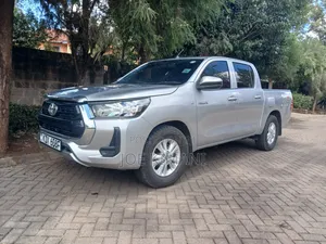 Toyota Hilux 2020 Silver