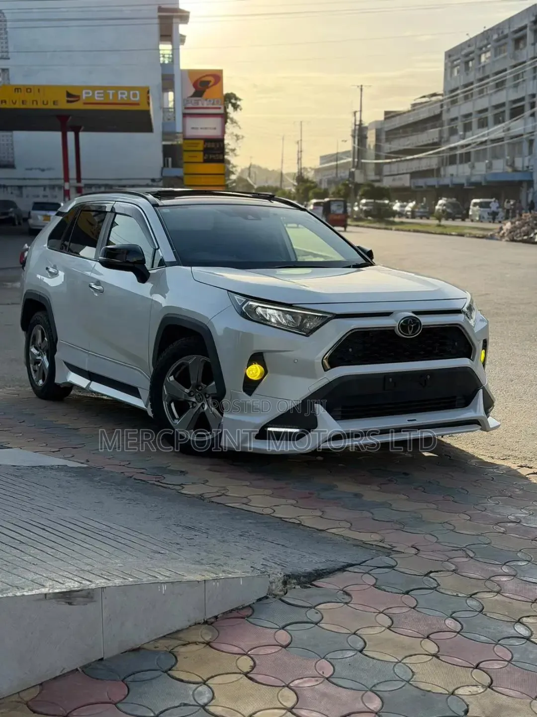 Toyota RAV4 2019 White