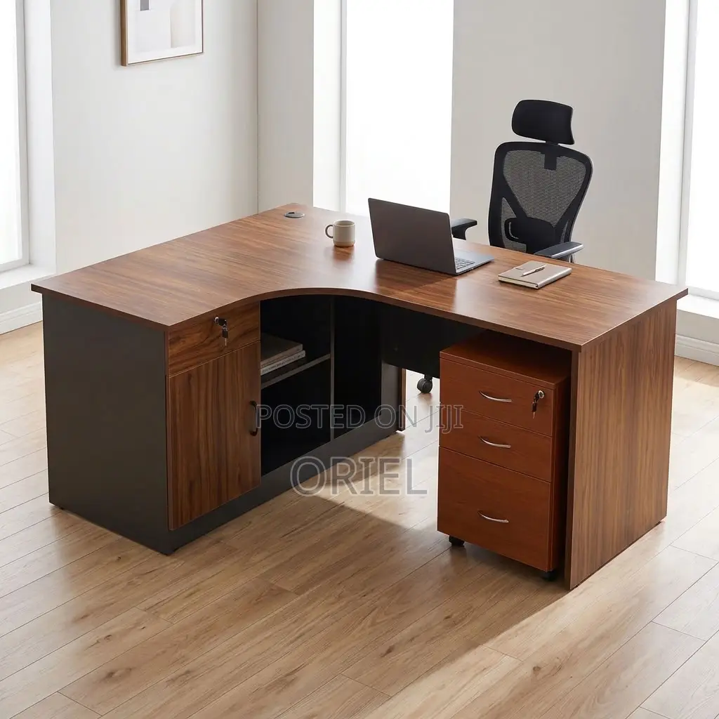 Office Desk : 1.4 Metre Curved Office Table