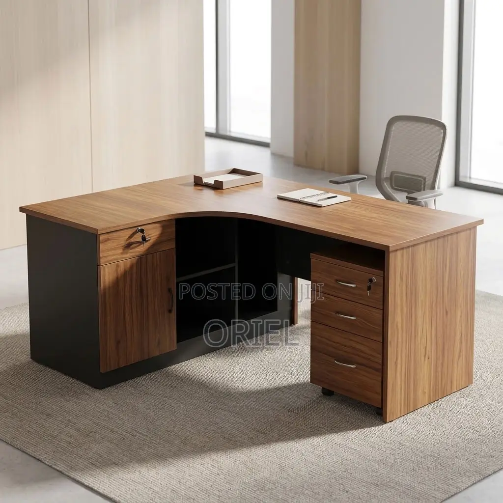 Office Desk : 1.4 Metre Curved Office Table
