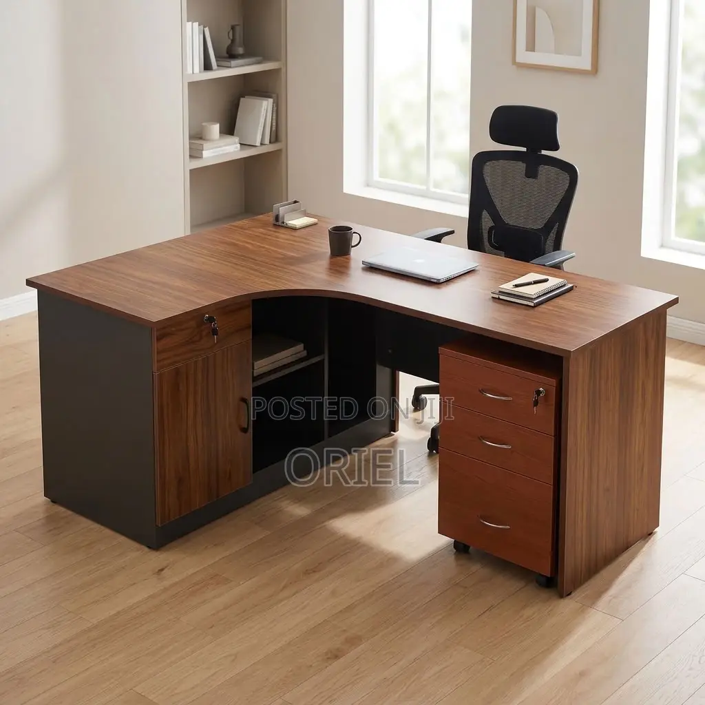 Office Desk : 1.4 Metre Curved Office Table