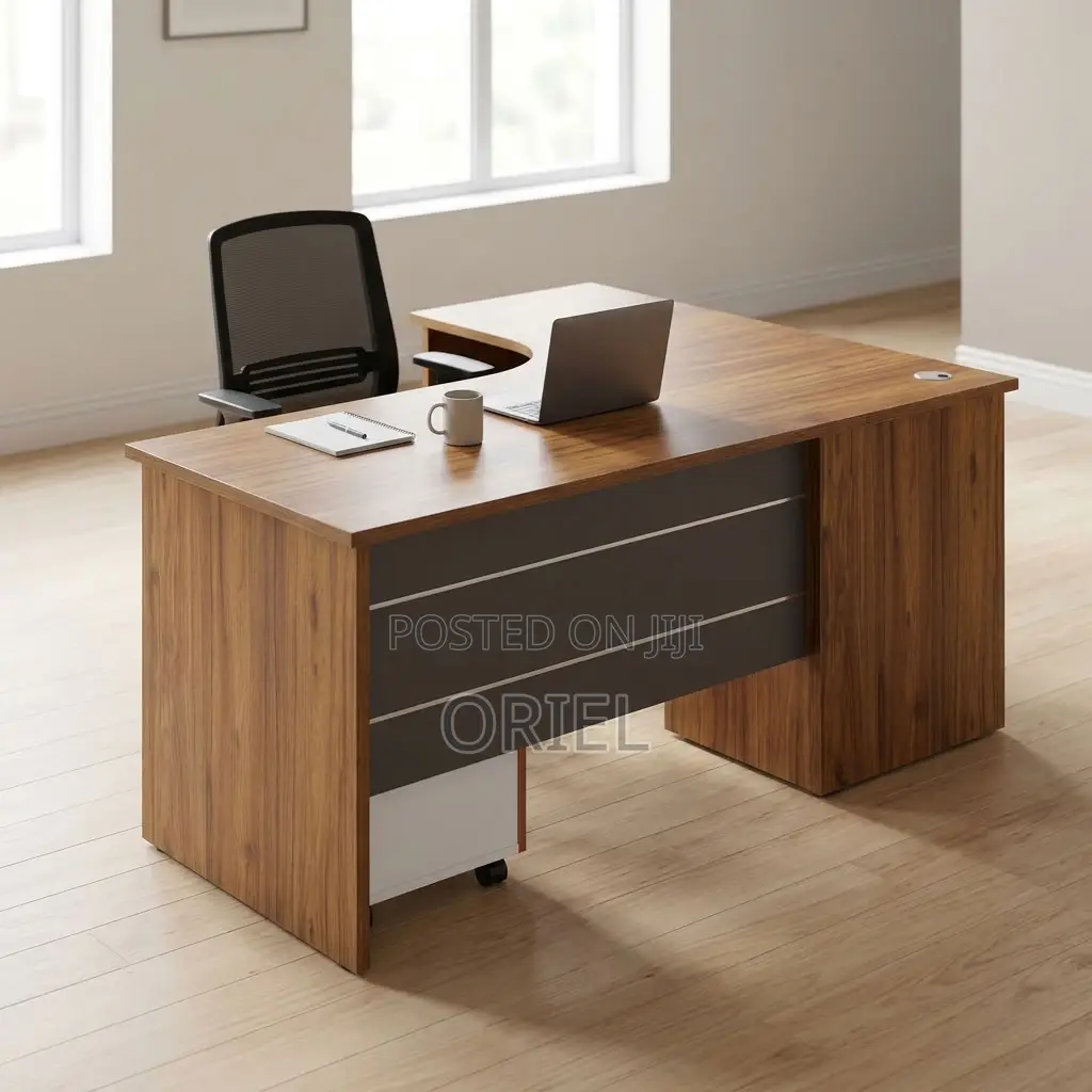 Office Desk : 1.4 Metre Curved Office Table