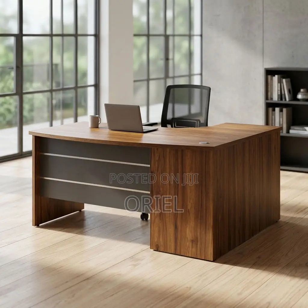 Office Desk : 1.4 Metre Curved Office Table