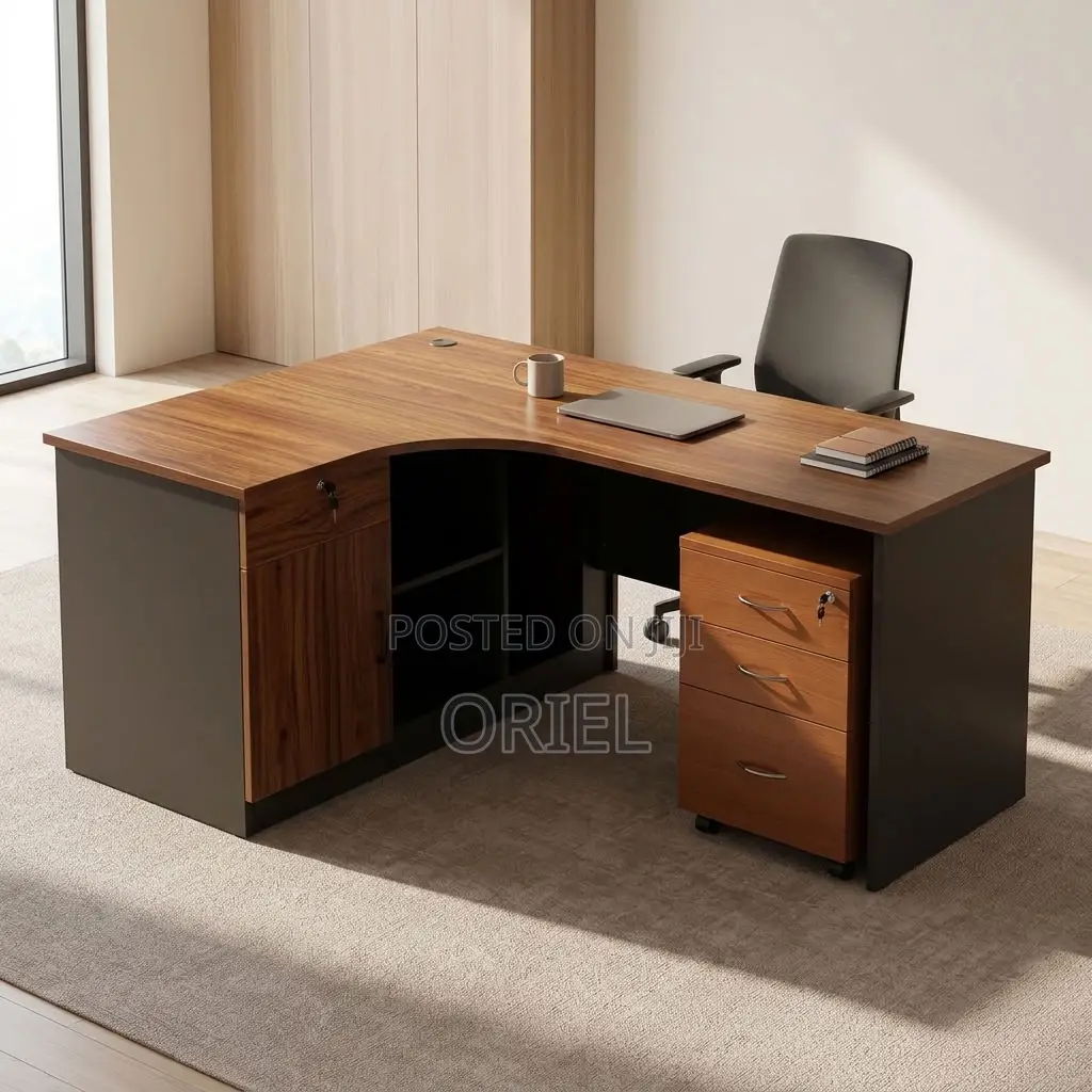 Office Desk : 1.4 Metre Curved Office Table