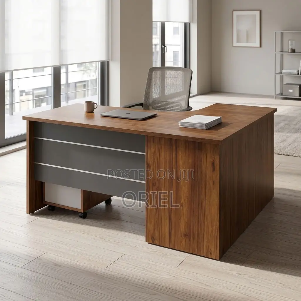 Office Desk : 1.4 Metre Curved Office Table