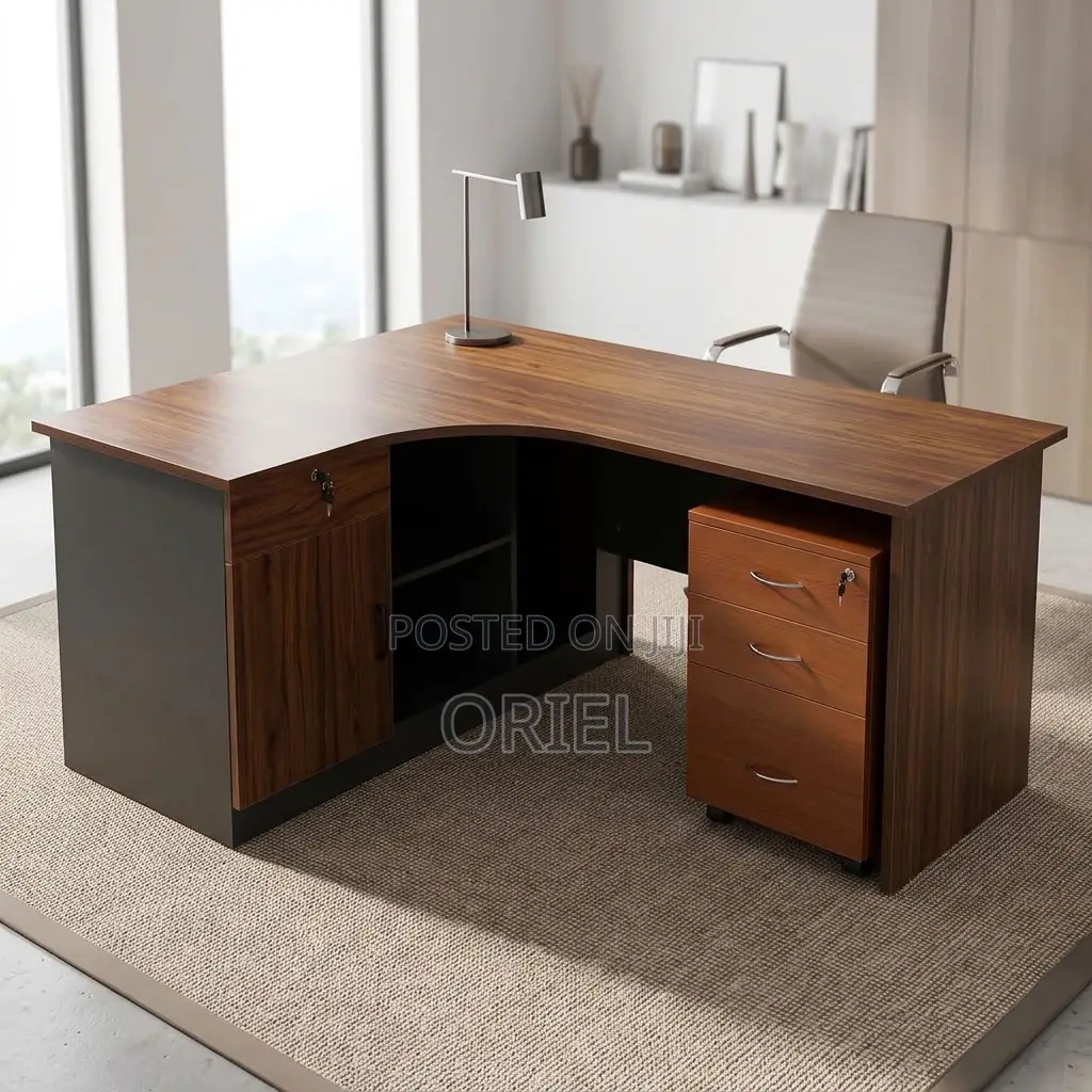 Office Desk : 1.4 Metre Curved Office Table